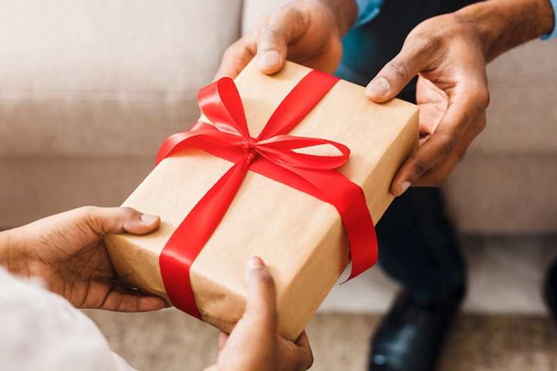 6 Thoughtful Gift Ideas for People with Hearing Loss